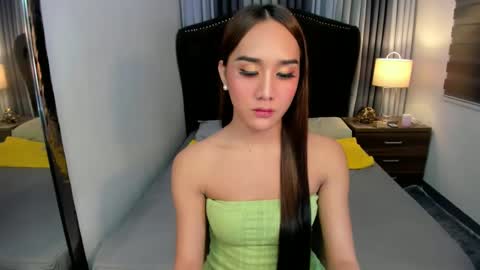 Snapshot of ellats_18 chatting on February 2025 08:22:01 PM Sophia online show from February 2025 08:22:01 PM