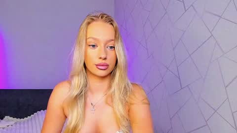 Snapshot of elldiana chatting on July 2026 01:57:01 AM elldiana online show from July 2026 01:57:01 AM
