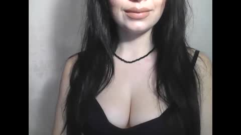 Snapshot of elle010843 chatting on December 2024 07:51:01 PM elle010843 online show from December 2024 07:51:01 PM