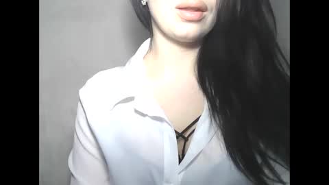 Snapshot of elle010843 chatting on January 2025 06:17:02 PM elle010843 online show from January 2025 06:17:02 PM