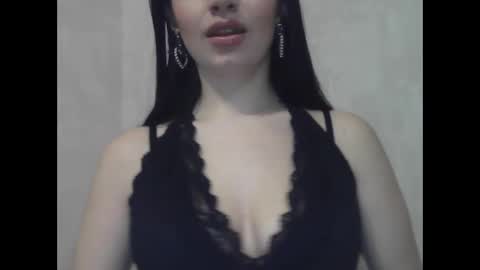 Snapshot of elle010843 chatting on February 2025 08:38:01 AM elle010843 online show from February 2025 08:38:01 AM