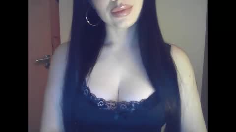 Snapshot of elle010843 chatting on February 2026 07:40:01 PM elle010843 online show from February 2026 07:40:01 PM