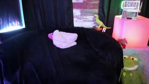 ELLE online show from October 2025 09:47:02 PM