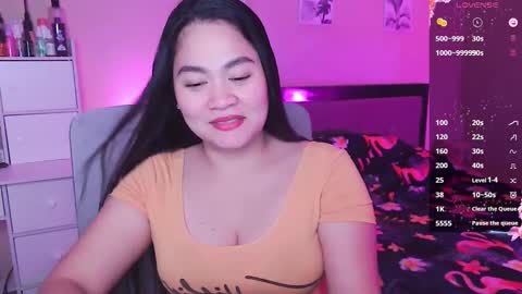 Snapshot of elleelle123 chatting on December 2024 01:45:01 AM Ann online show from December 2024 01:45:01 AM