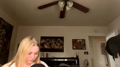 Snapshot of ellejess chatting on March 2026 04:57:01 PM ellejess online show from March 2026 04:57:01 PM