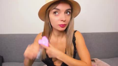 ellen_flow online show from March 2025 02:54:01 PM