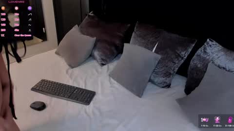 Snapshot of ellen_grace chatting on October 2025 11:13:01 PM Ellen online show from October 2025 11:13:01 PM