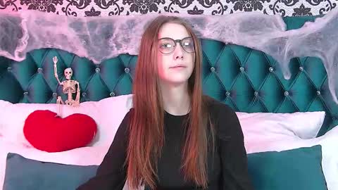 EllenBush online show from October 2025 05:06:02 PM