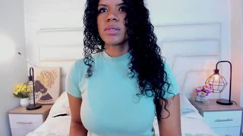 Snapshot of ellie_alves chatting on December 2024 03:11:02 PM Ellie online show from December 2024 03:11:02 PM