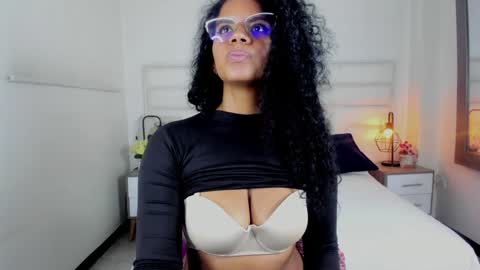 Snapshot of ellie_alves chatting on February 2025 02:58:01 PM Ellie online show from February 2025 02:58:01 PM