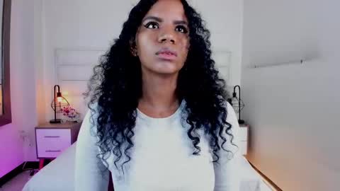 Snapshot of ellie_alves chatting on February 2025 01:00:02 PM Ellie online show from February 2025 01:00:02 PM