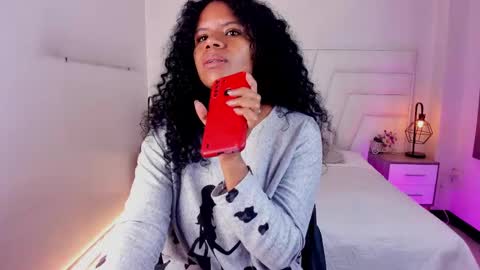 Snapshot of ellie_alves chatting on February 2025 12:13:02 PM Ellie online show from February 2025 12:13:02 PM