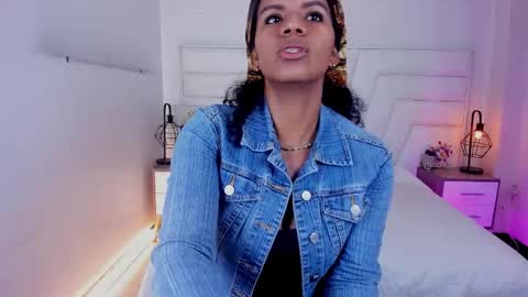 Snapshot of ellie_alves chatting on February 2025 12:25:02 PM Ellie online show from February 2025 12:25:02 PM