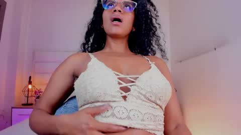 Snapshot of ellie_alves chatting on March 2025 06:33:01 PM Ellie online show from March 2025 06:33:01 PM