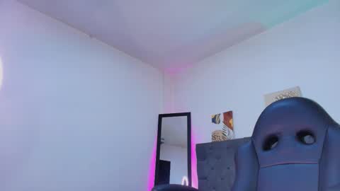 Snapshot of ellie_alves chatting on September 2025 12:05:02 PM Ellie online show from September 2025 12:05:02 PM