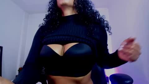 Snapshot of ellie_alves chatting on September 2025 02:00:02 PM Ellie online show from September 2025 02:00:02 PM