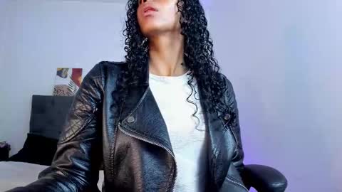 Snapshot of ellie_alves chatting on October 2025 02:14:01 PM Ellie online show from October 2025 02:14:01 PM