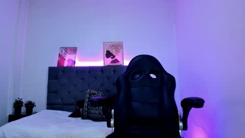 Snapshot of ellie_alves chatting on October 2025 11:54:02 AM Ellie online show from October 2025 11:54:02 AM