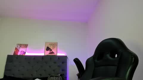 Snapshot of ellie_alves chatting on October 2025 11:55:02 AM Ellie online show from October 2025 11:55:02 AM