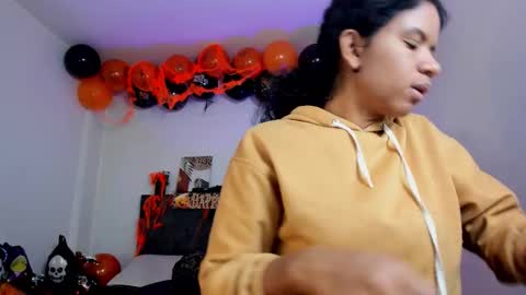 Snapshot of ellie_alves chatting on November 2025 07:05:02 PM Ellie online show from November 2025 07:05:02 PM