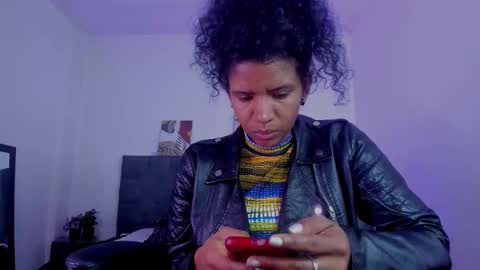 Snapshot of ellie_alves chatting on November 2025 01:43:01 PM Ellie online show from November 2025 01:43:01 PM