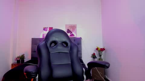 Snapshot of ellie_alves chatting on November 2025 12:48:02 PM Ellie online show from November 2025 12:48:02 PM