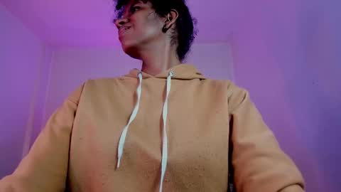 Snapshot of ellie_alves chatting on November 2025 12:53:01 PM Ellie online show from November 2025 12:53:01 PM