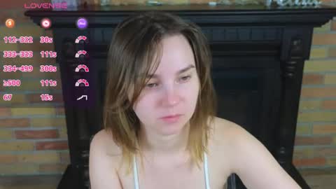 Snapshot of ellie_babyy chatting on June 2026 07:25:01 AM Ellie online show from June 2026 07:25:01 AM