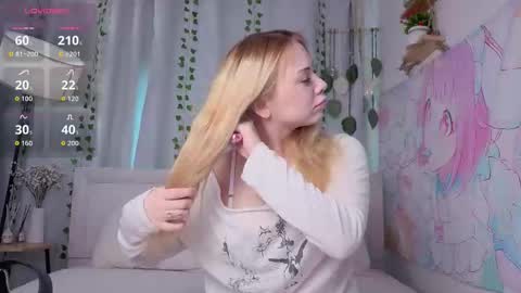 Snapshot of ellie_hollow chatting on February 2026 08:57:01 AM Ellie online show from February 2026 08:57:01 AM