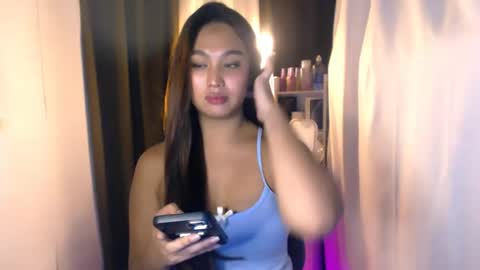 Snapshot of elliecummers chatting on June 2026 05:06:02 PM ellie online show from June 2026 05:06:02 PM