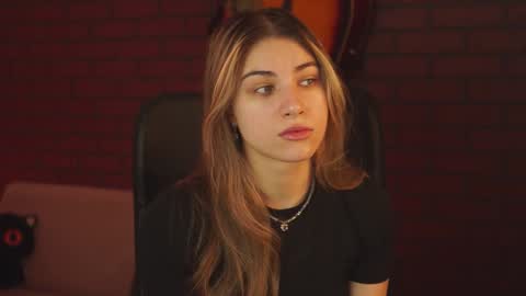 elliecutes online show from February 2025 08:33:02 AM