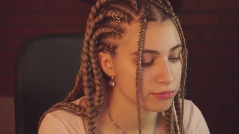 elliecutes online show from February 2025 12:01:02 PM