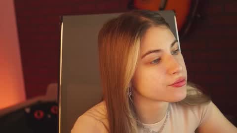 elliecutes online show from February 2025 08:18:01 AM