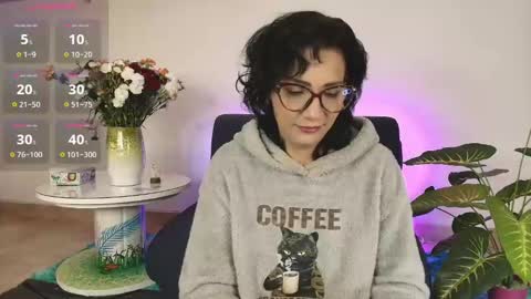 Snapshot of elliee1 chatting on February 2025 12:43:02 PM elliee1 online show from February 2025 12:43:02 PM