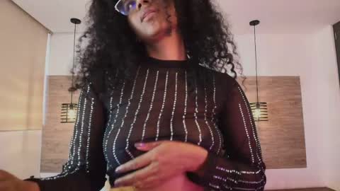 elliee_alves online show from April 2026 05:02:01 PM