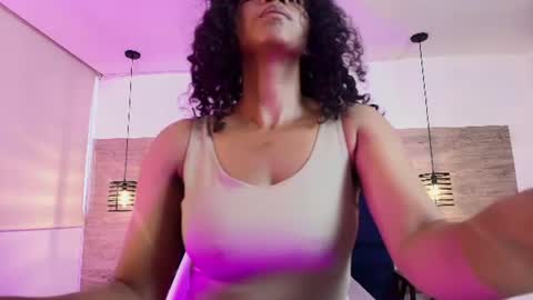 Snapshot of elliee_alves chatting on July 2026 01:25:01 PM elliee_alves online show from July 2026 01:25:01 PM