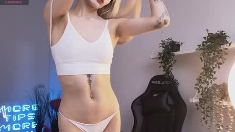 elliefrost online show from February 2025 12:24:01 AM