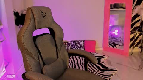 Snapshot of ellinvale chatting on February 2026 12:35:01 PM Elin online show from February 2026 12:35:01 PM