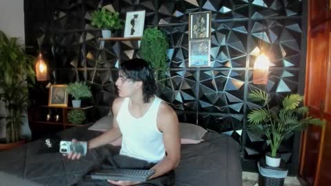 Elloit Colton online show from November 2025 10:10:02 PM