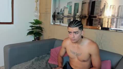 Elloit Colton online show from November 2025 06:02:01 PM