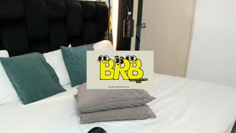 Elliot Stone online show from November 2025 03:23:02 AM