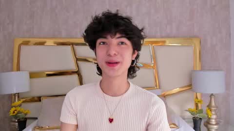 elliotvolkov online show from December 2025 05:31:02 PM