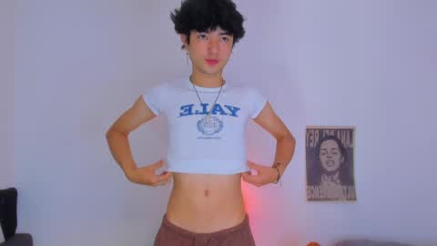 Snapshot of elliotvolkov chatting on May 2026 02:33:01 PM elliotvolkov online show from May 2026 02:33:01 PM