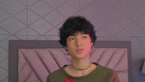 Snapshot of elliotvolkov chatting on June 2026 05:43:02 AM elliotvolkov online show from June 2026 05:43:02 AM
