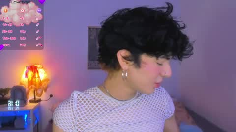 Snapshot of elliotvolkov chatting on June 2026 02:22:01 PM elliotvolkov online show from June 2026 02:22:01 PM