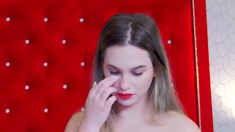 Elsa Jean online show from November 2025 03:06:01 AM