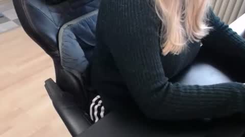 Elly online show from September 2025 07:35:02 AM