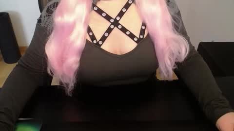 Elly online show from March 2026 01:48:02 PM