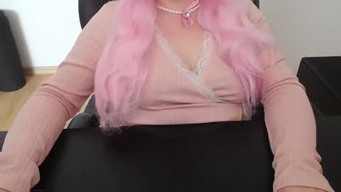 Elly online show from April 2026 01:41:01 PM