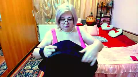 ellyhot53 online show from February 2025 03:52:01 PM